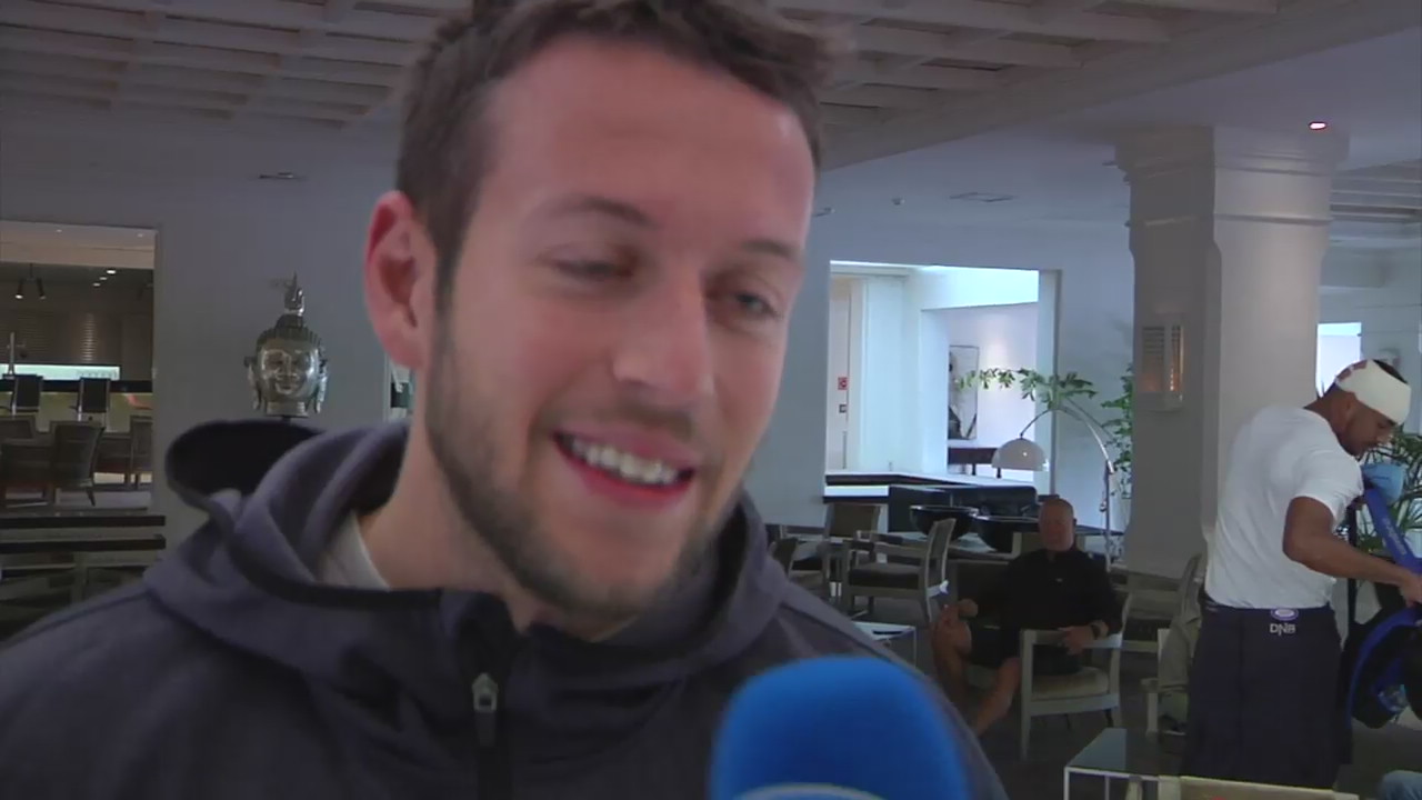 - Måtte sy 15 sting innvendig og utvendig